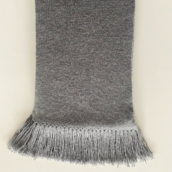 Authentic Burberry 100% Cashmere Scarf - Picture 6 of 8